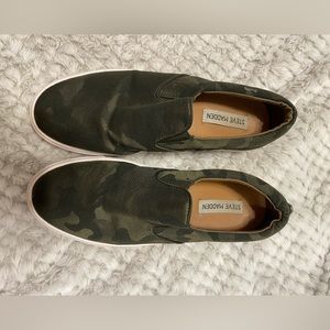 Women’s Camo Shoes